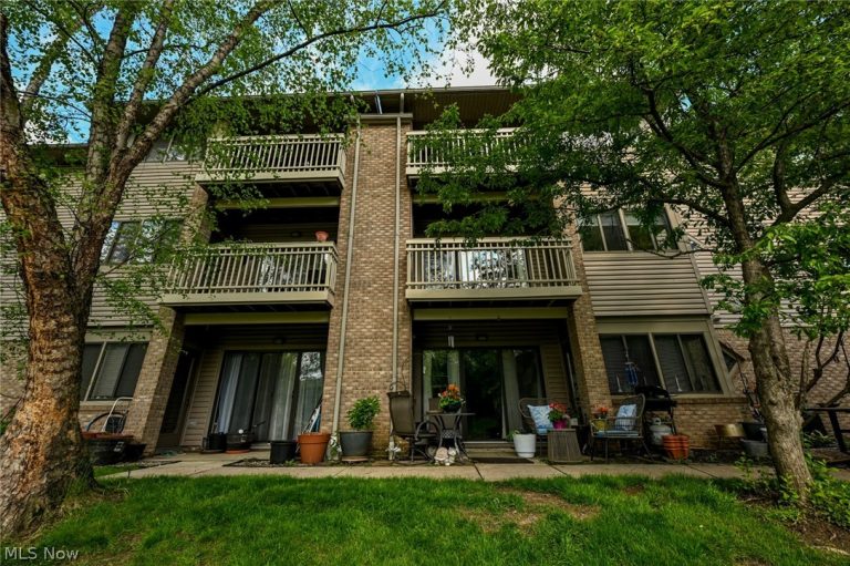 3800 Rosemont Boulevard #107D, Fairlawn, OH - Photo 8