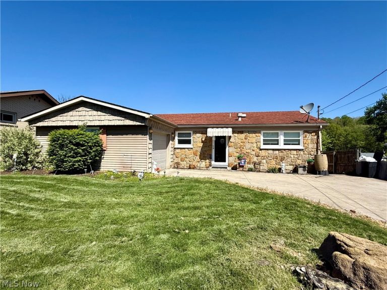 1412 Walker Road, Follansbee, WV, 26037