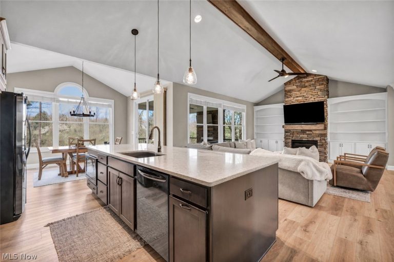 12690 Barrington Lane, Chesterland, OH - Photo 8