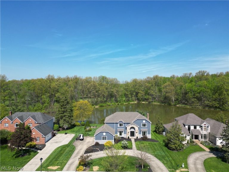 4420 Prestwick Crossing, Westlake, OH - Photo 2