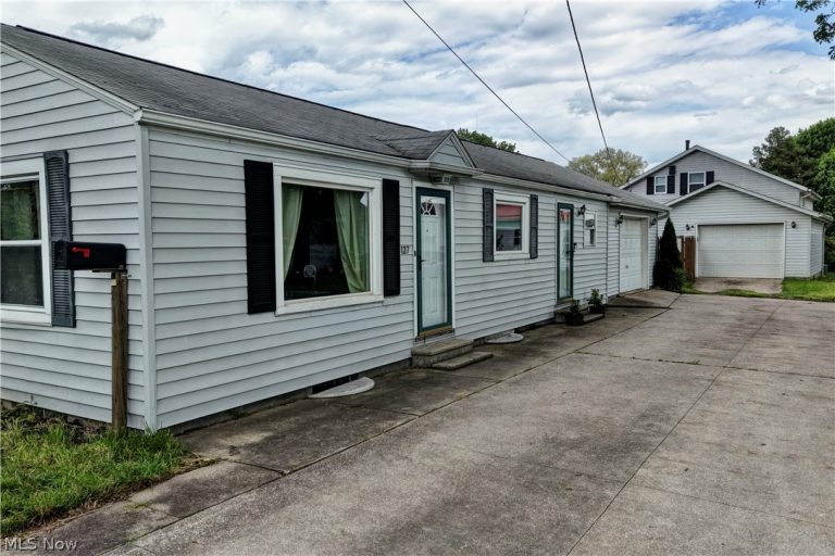 127 7th Drive, New Philadelphia, OH - Photo 3