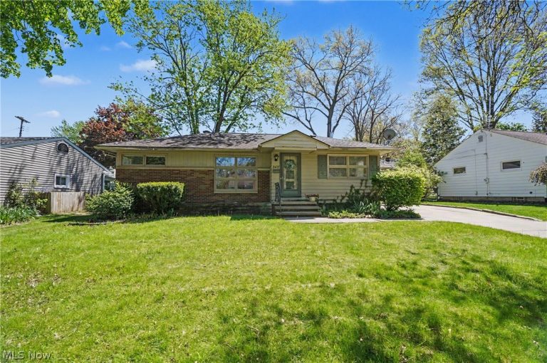 2471 19th Street, Cuyahoga Falls, OH - Photo 3