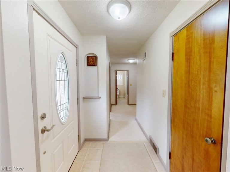 8249 Broadmoor Road, Mentor, OH - Photo 2