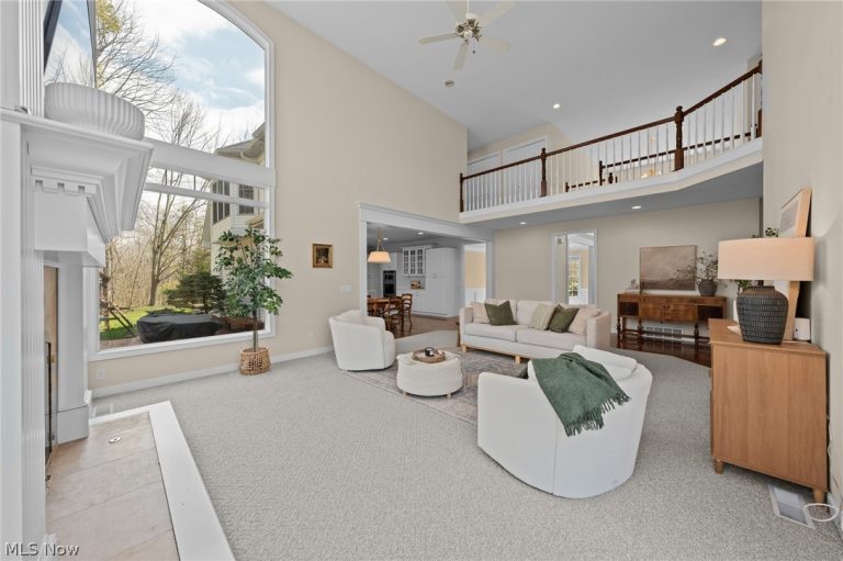 6030 Penfield Lane, Solon, OH - Photo 8