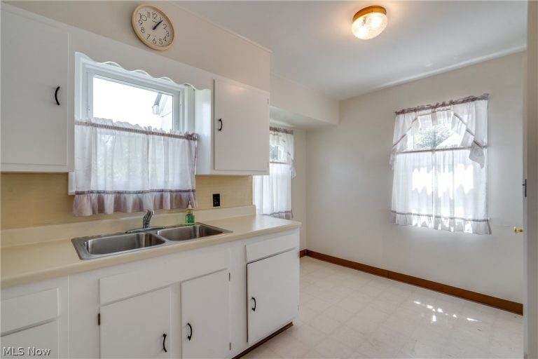1701 Brown Street, Akron, OH - Photo 4