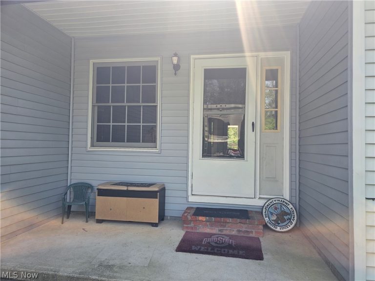 14816 Rock Creek Road, Chardon, OH - Photo 2
