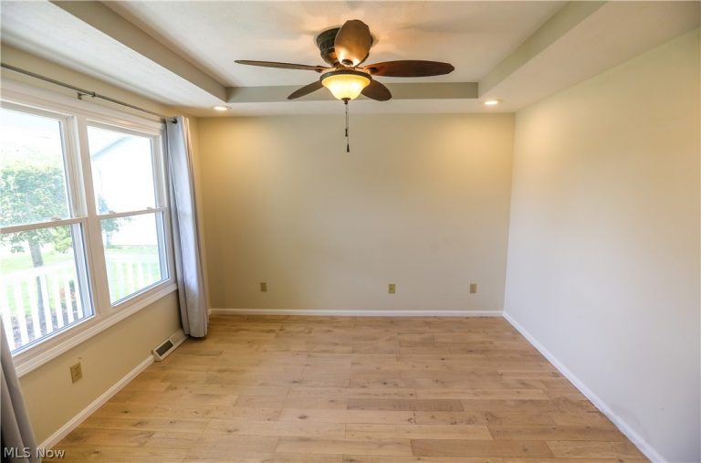 4823 Elizabeth Lane, Brooklyn, OH - Photo 5
