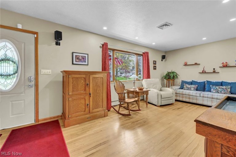 3109 Fair Oaks Drive, Norton, OH - Photo 4