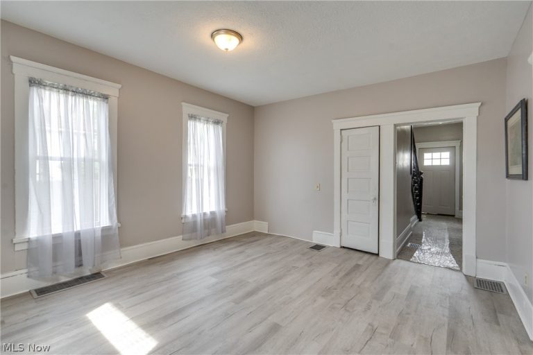 1103 Greenfield Avenue, Canton, OH - Photo 6