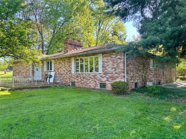 1591 Elberta Avenue, North Canton, OH - Photo 4