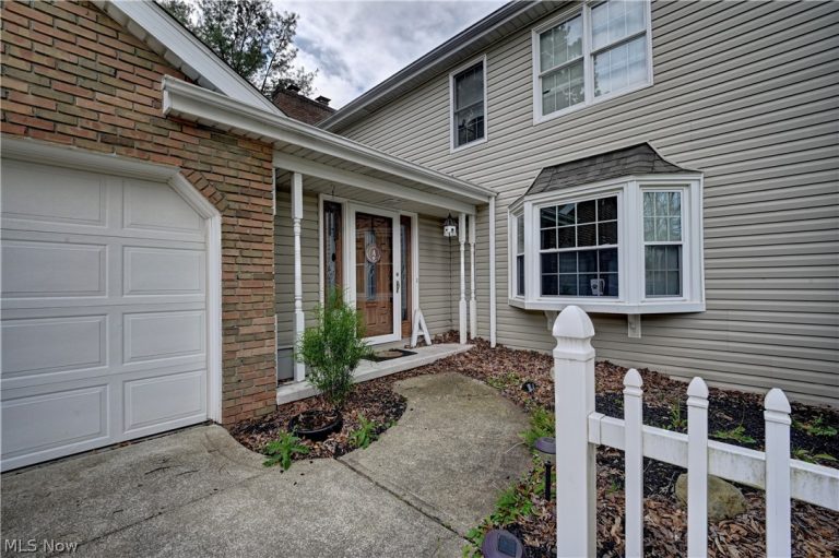 1036 Briarview Avenue, North Canton, OH - Photo 4