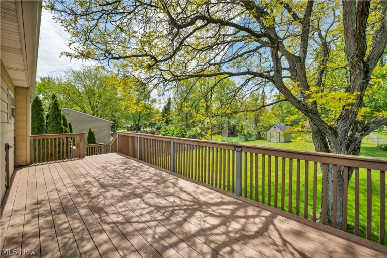 8600 Brentwood Drive, Olmsted Twp, OH - Photo 6