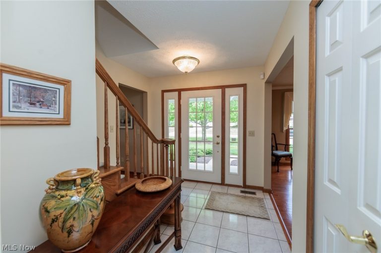 409 Avon Point Avenue, Avon Lake, OH - Photo 8