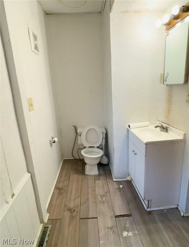 543 Buchtel Avenue, Akron, OH - Photo 8