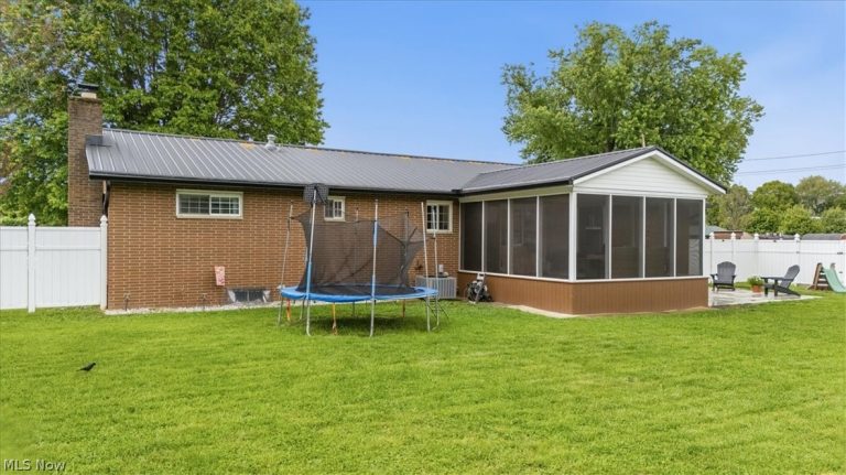 303 59th Street, Vienna, WV - Photo 6