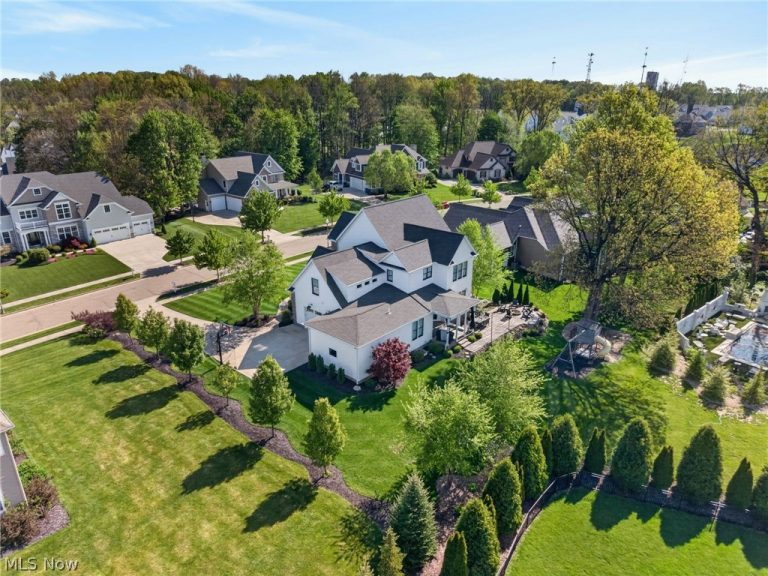 1323 Springbury Drive, Uniontown, OH - Photo 4