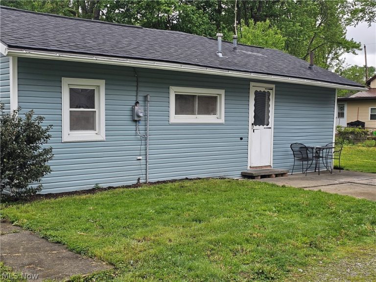 1424 4th Street, Lakemore, OH - Photo 6