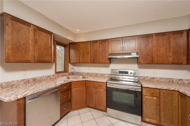 28310 Center Ridge Road, Westlake, OH - Photo 4