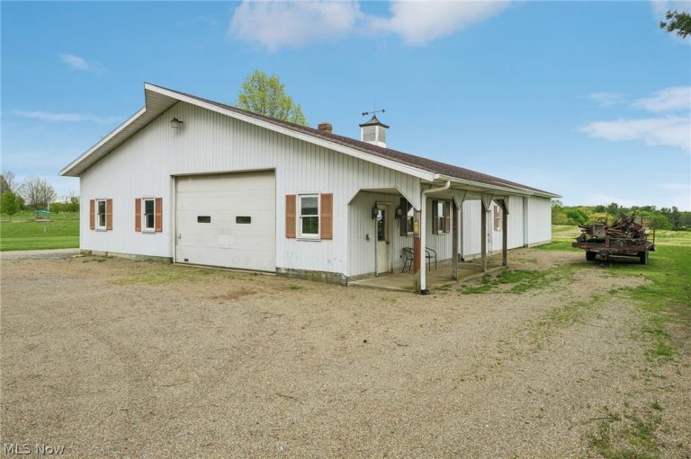 4416 Paradise Road, Seville, OH - Photo 4
