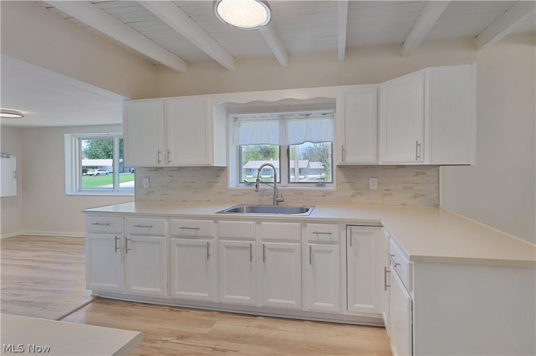 4365 Burkey Road, Austintown, OH - Photo 6