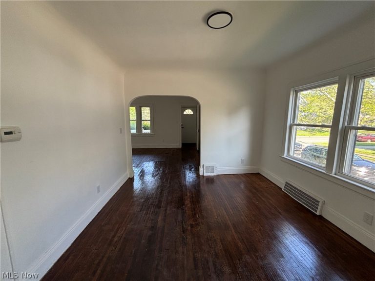 3621 154th Street, Cleveland, OH - Photo 4