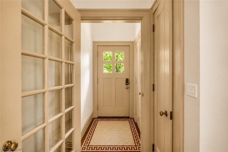 3007 Edgehill Road, Cleveland Heights, OH - Photo 5