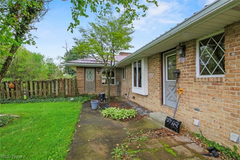 8243 Lima Road, Poland, OH - Photo 4