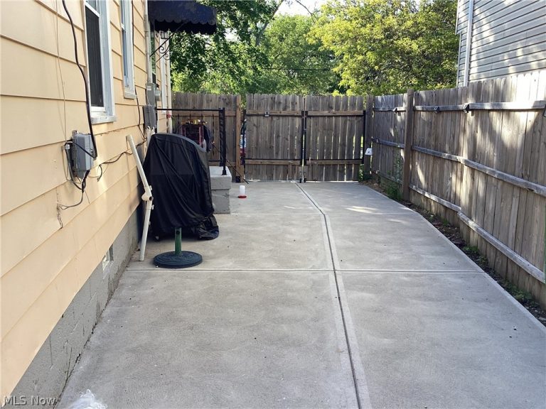 4225 Brookside Boulevard, Cleveland, OH - Photo 4