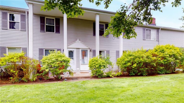 10540 Ravenna Road #14, Twinsburg, OH - Photo 2