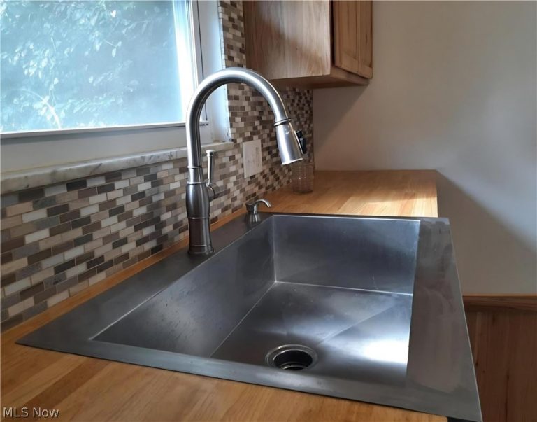 1273 Barcelona Drive, Akron, OH - Photo 3