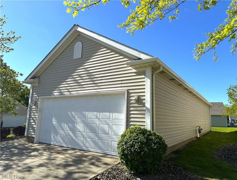 135 Village Drive, Seven Hills, OH - Photo 2