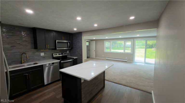 8796 Evergreen Drive, Mentor, OH - Photo 3