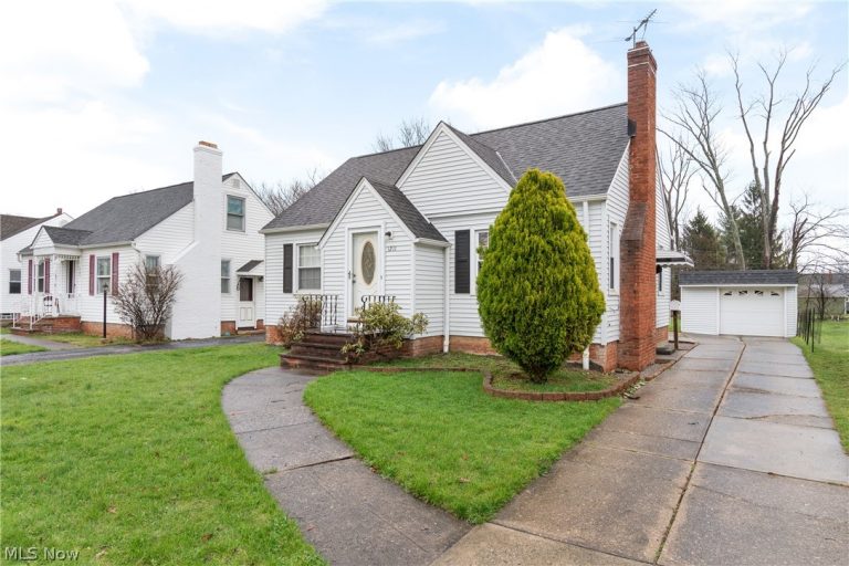 1211 Sunset Road, Mayfield Heights, OH - Photo 3