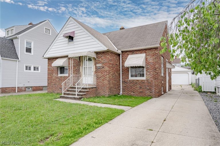 10800 Vernon Avenue, Garfield Heights, OH - Photo 2