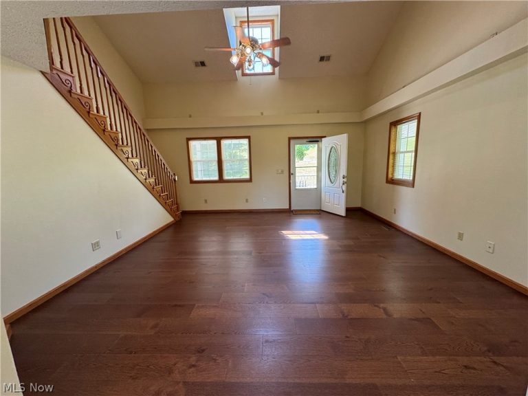 445 Calder Ridge Road, Belpre, OH - Photo 3