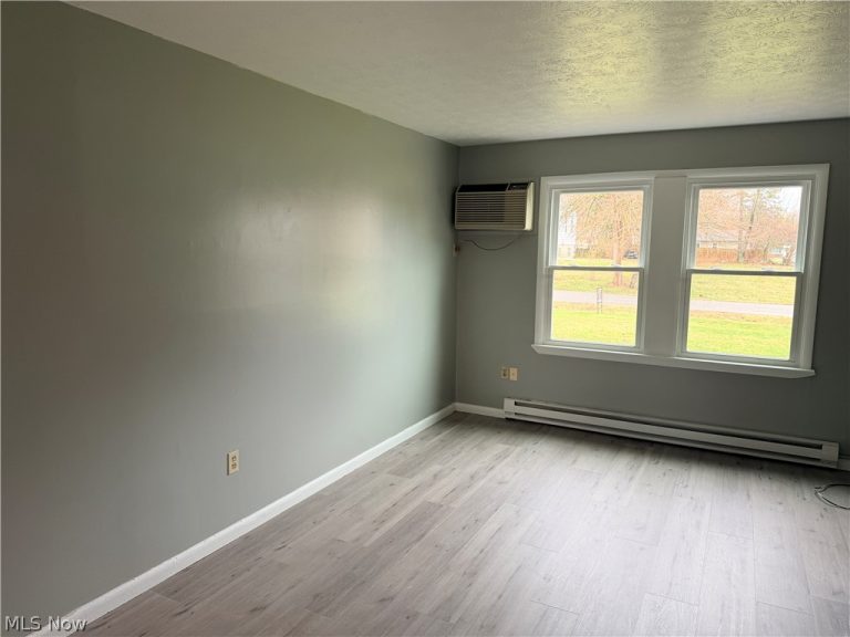 929 Cook Avenue #1, Youngstown, OH - Photo 2