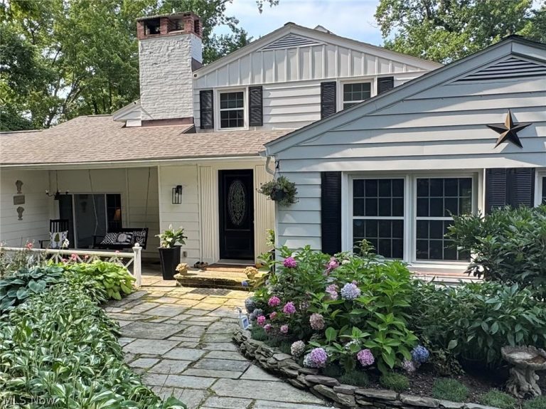 8374 Lucerne Drive, Chagrin Falls, OH, 44023