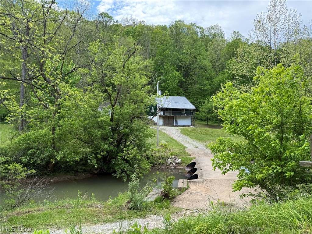 8261 Glendale Road, Cairo, WV