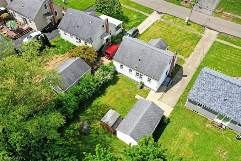 73 Edgehill Avenue, Youngstown, OH - Photo 8