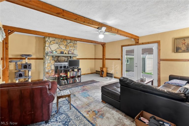 104 Court Street, Canfield, OH - Photo 2