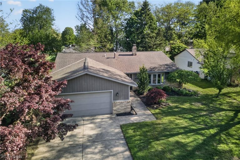 9581 Tamarin Court, Mentor, OH - Photo 2