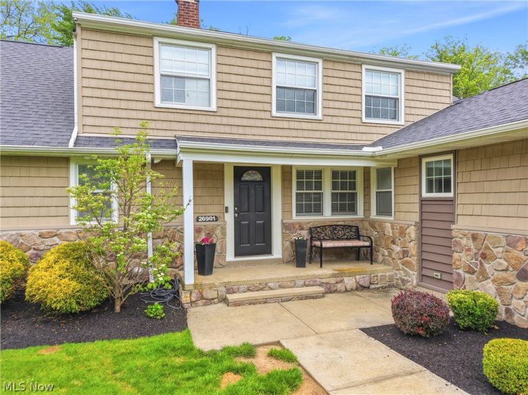 26901 Woodland Road, Beachwood, OH - Photo 2