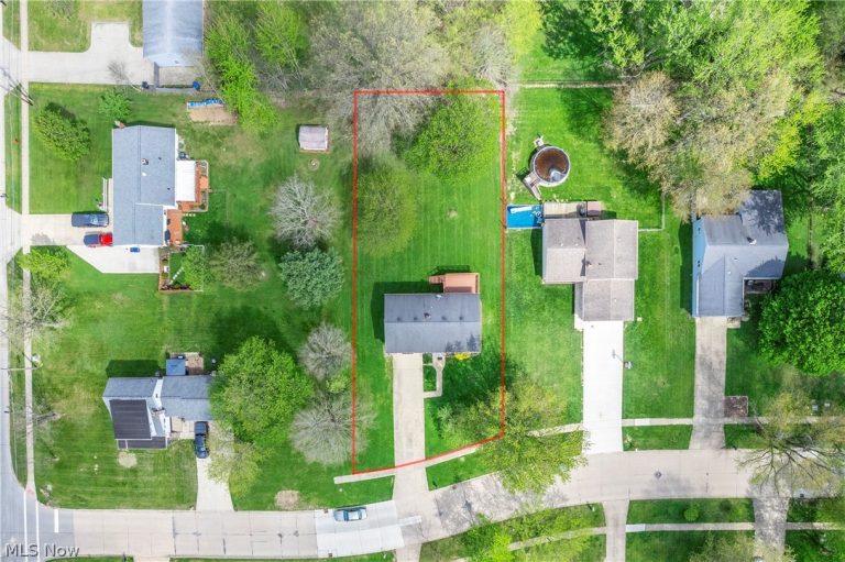 3811 Bramblewood Drive, Brunswick, OH - Photo 2