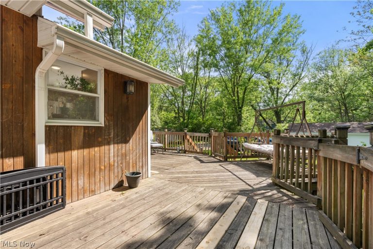 122 Southeast Avenue, Tallmadge, OH - Photo 8