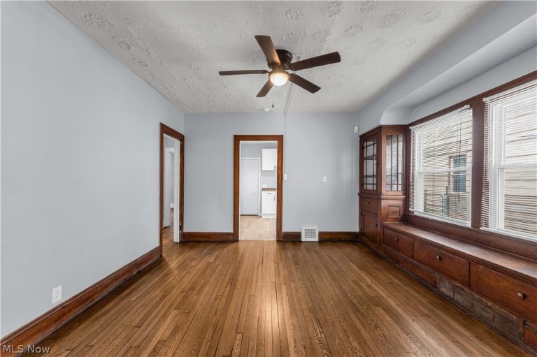 11913 Buckingham Avenue #1/DN, Cleveland, OH - Photo 8