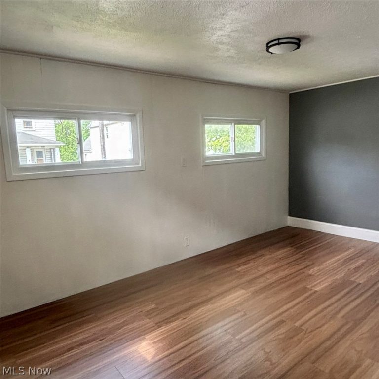 1629 Manhattan Avenue, Youngstown, OH - Photo 8