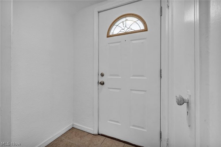 22601 Ivan Avenue, Euclid, OH - Photo 4