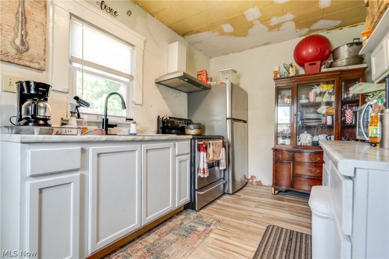 7800 Guthrie Avenue, Cleveland, OH - Photo 8
