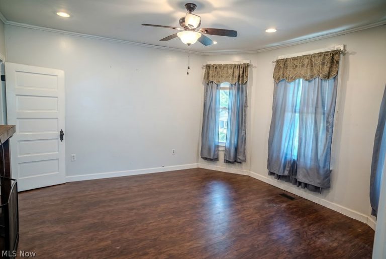 1045 Laird Avenue, Parkersburg, WV - Photo 5