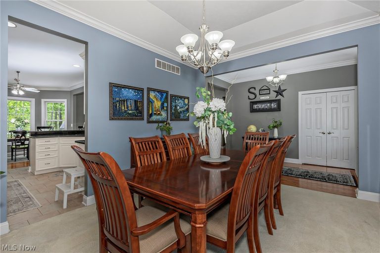 16820 Staffordshire Court, Chagrin Falls, OH - Photo 5